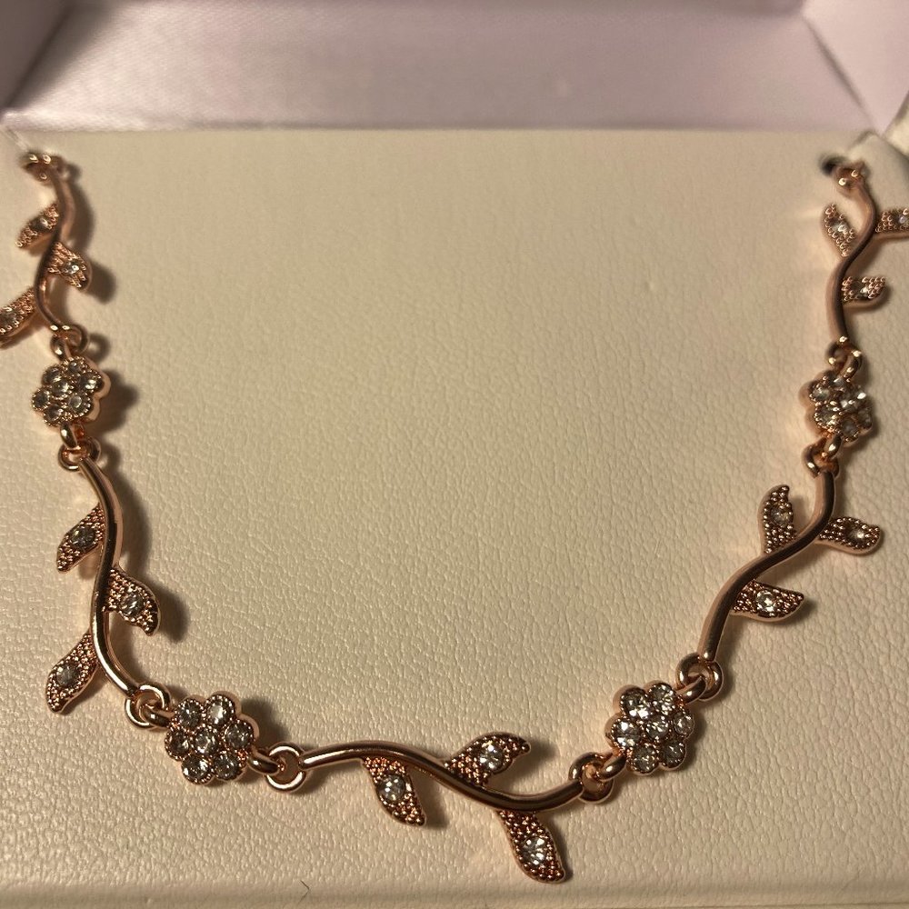 Rose Gold Flower Necklace